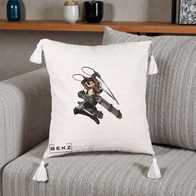 Perna Personalizata Attack on Titan Eren Yeager Lupta, 40x40 cm, Bej cu Franjuri, Husa Detasabila, Perna Inclusa, BEKZ®