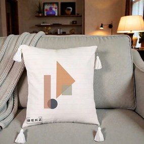 Perna Decorativa Geometric Bauhaus Triunghi, 40x40 cm, Bej cu Franjuri, Husa Detasabila, Perna Inclusa, BEKZ®
