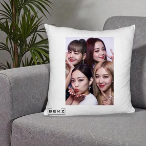 Perna Personalizata K-pop BLACKPINK Foto Grup Selfie 4 Membre, 40x40 cm, Alb Pufos, Husa Detasabila, Perna Inclusa, BEKZ®