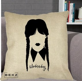 Perna Personalizata Wednesday Addams Silueta Alb-Negru, 40x40 cm, Crem, Husa Detasabila, Perna Inclusa, BEKZ®