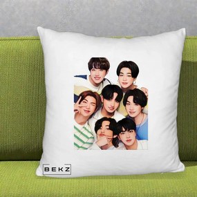 Perna Personalizata K-pop BTS Bangtan Boys Portret Grup Fanart, 40x40 cm, Alb Pufos, Husa Detasabila, Perna Inclusa, BEKZ®