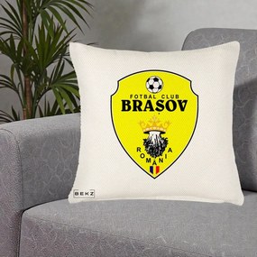 Perna Personalizata FC Brasov Fotbal Romania, 40x40 cm, Crem Reliefat, Husa Detasabila, Perna Inclusa, BEKZ®