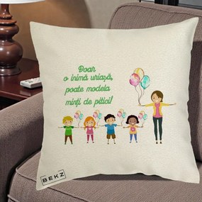 Cadou pentru Educatoare - Perna Personalizata Doar o Inima Uriasa poate Modela Minti de Pitici cu Educatoare si Baloane, 40x40 cm, Ecru, Husa Detasabila, Perna Inclusa, BEKZ®