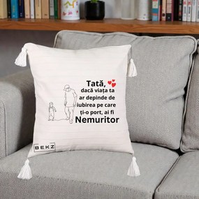 Cadou pentru Tata - Perna Personalizata Tata Nemuritor Joaca cu Mingea, 40x40 cm, Bej cu Franjuri, Husa Detasabila, Perna Inclusa, BEKZ®