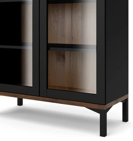 Vitrină neagră-în culoare naturală cu aspect de lemn de nuc 89x203x36 cm Roomers – Tvilum