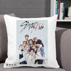 Perna Personalizata K-pop Stray Kids cu Foto Grup Alb-Albastru, 40x40 cm, Alba Mata, Husa Detasabila, Perna Inclusa, BEKZ®