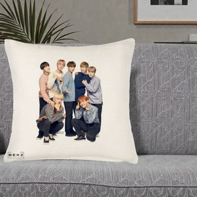 Perna Personalizata K-pop BTS Foto Grup In Picioare Tricoturi, 40x40 cm, Crem Reliefat, Husa Detasabila, Perna Inclusa, BEKZ®