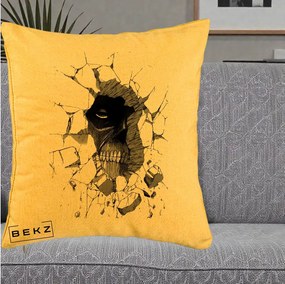 Perna Personalizata Attack on Titan Titan Crapand Zidul, 40x40 cm, Galben, Husa Detasabila, Perna Inclusa, BEKZ®