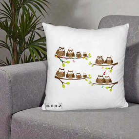 Perna Decorativa Familie de Bufnite pe Ramuri, 40x40 cm, Alb Pufos, Husa Detasabila, Perna Inclusa, BEKZ®
