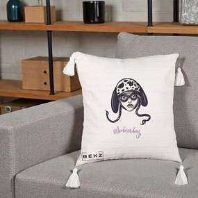 Perna Personalizata Wednesday Addams cu Caine Dalmatian, 40x40 cm, Bej cu Franjuri, Husa Detasabila, Perna Inclusa, BEKZ®