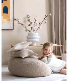 Pernă decorativă pentru copii maro deschis cu tapițerie din țesătură bouclé Star – Wigiwama