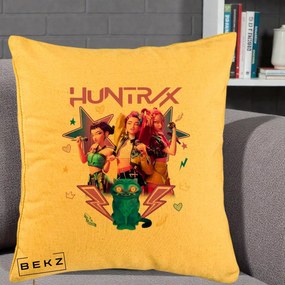 Perna Personalizata K-pop HUNTRX Trio 3D cu Pisica Fulgere, 40x40 cm, Galben, Husa Detasabila, Perna Inclusa, BEKZ®