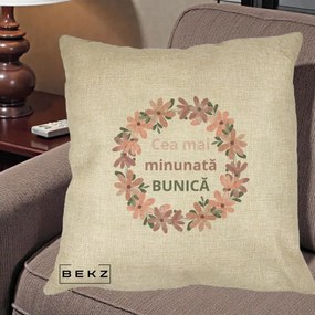 Cadou pentru Bunica - Perna Personalizata Cea Mai Minunata Bunica Coronita Flori Roz, 40x40 cm, Crem, Husa Detasabila, Perna Inclusa, BEKZ®