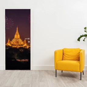 Fototapet pentru ușă - Artificii în Asia (95x205cm)