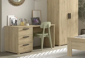Această combinație SAM constă dintr-un pat (90 x 200 cm), o noptieră, un dulap cu 3 uși și un birou.