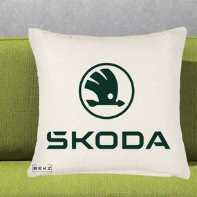 Perna Personalizata cu emblema Skoda, 40x40 cm, Crem Reliefat, Husa Detasabila, Perna Inclusa, BEKZ®