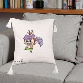 Perna Personalizata Labubu Lucky cu Umbrela, 40x40 cm, Bej cu Franjuri, Husa Detasabila, Perna Inclusa, BEKZ®