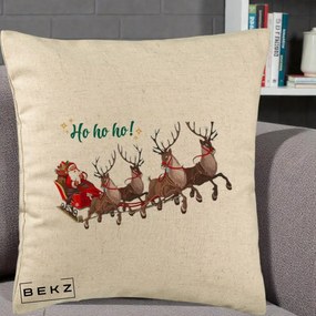 Perna Decorativa Ho Ho Ho Mos Craciun cu Sanie si Reni, 40x40 cm, Bej, Husa Detasabila, Perna Inclusa, BEKZ®