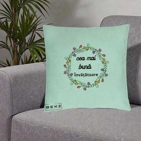Cadou pentru Invatatoare - Perna Personalizata Cea mai Buna Invatatore cu Coronita Florala Colorata, 40x40 cm, Verde Menta, Husa Detasabila, Perna Inclusa, BEKZ®