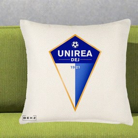 Perna Personalizata Unirea Dej 1921 Fotbal, 40x40 cm, Crem Reliefat, Husa Detasabila, Perna Inclusa, BEKZ®