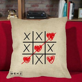 Cadou Romantic - Perna Personalizata Love Joc X si Inima cu Castigator Iubire, 40x40 cm, Crem, Husa Detasabila, Perna Inclusa, BEKZ®