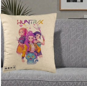 Perna Personalizata K-pop HUNTRX Trio Foto cu Pisica, 40x40 cm, Bej, Husa Detasabila, Perna Inclusa, BEKZ®