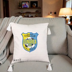 Perna Personalizata AFC Dunarea Calarasi 2005 Fotbal, 40x40 cm, Bej cu Franjuri, Husa Detasabila, Perna Inclusa, BEKZ®