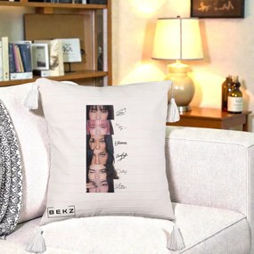 Perna Personalizata K-pop KATSEYE Semnaturi fara Foto, 40x40 cm, Bej cu Franjuri, Husa Detasabila, Perna Inclusa, BEKZ®