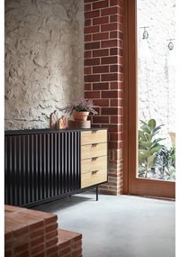Comodă neagră/în culoare naturală joasă cu aspect de lemn de stejar 159x80 cm Sierra – Teulat