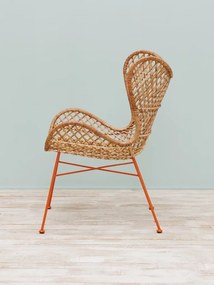 Scaun dining tip fotoliu împletit din ratan, bej, cu spătar în formă de fluture și picioare portocalii din metal, 89,5 x 67,5 x 66 cm, „Tangerine”