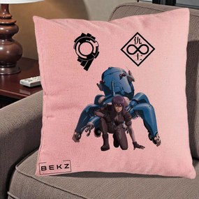 Perna Personalizata Ghost in the Shell Motoko si Tachikoma, 40x40 cm, Roz, Husa Detasabila, Perna Inclusa, BEKZ®