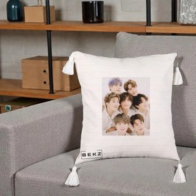 Perna Personalizata K-pop BTS Foto Grup Fete Albe, 40x40 cm, Bej cu Franjuri, Husa Detasabila, Perna Inclusa, BEKZ®