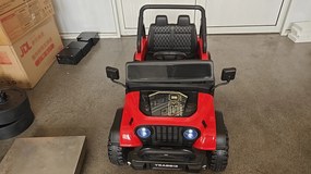 AIYAPLAY Mașină Electrică pentru Copii 3+ Ani, 12V, cu 2 Motoare, Telecomandă, USB, Muzică și Claxon, 3-5 km/h, Roșu | Aosom Romania