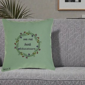 Cadou pentru Educatoare - Perna Personalizata Cea mai Buna Educatoare cu Coronita Florala Colorata, 40x40 cm, Verde, Husa Detasabila, Perna Inclusa, BEKZ®