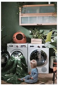 Covor pentru copii verde închis lavabil/țesut manual din bumbac 120x180 cm Monstera Leaf – Lorena Canals