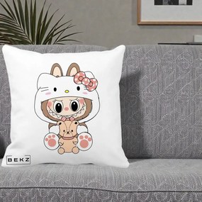 Perna Personalizata Labubu x Hello Kitty, 40x40 cm, Alba Mata, Husa Detasabila, Perna Inclusa, BEKZ®
