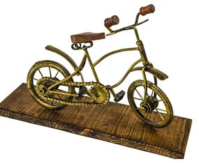 Decoratiune bicicleta din lemn si fier