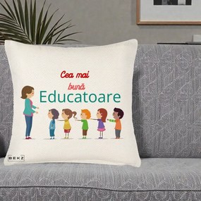 Cadou pentru Educatoare - Perna Personalizata Cea mai Buna Educatoare cu Ilustratie Copii si Educatoare, 40x40 cm, Crem Reliefat, Husa Detasabila, Perna Inclusa, BEKZ®