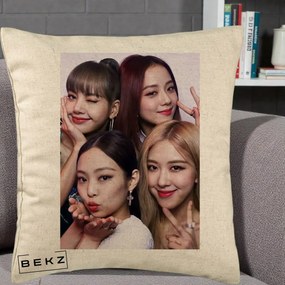 Perna Personalizata K-pop BLACKPINK Foto Grup Selfie 4 Membre, 40x40 cm, Bej, Husa Detasabila, Perna Inclusa, BEKZ®