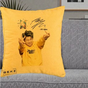 Perna Personalizata K-pop BTS RM Namjoon Hanorac Galben Autograf, 40x40 cm, Galben, Husa Detasabila, Perna Inclusa, BEKZ®