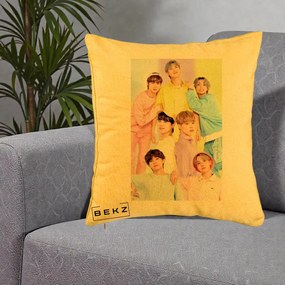 Perna Personalizata K-pop BTS Foto Grup Pastel Colorat cu 7 Membrii, 40x40 cm, Galben, Husa Detasabila, Perna Inclusa, BEKZ®