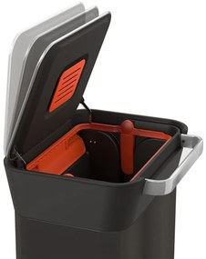 Coș de gunoi negru cu pedală din oțel 30 l Titan – Joseph Joseph