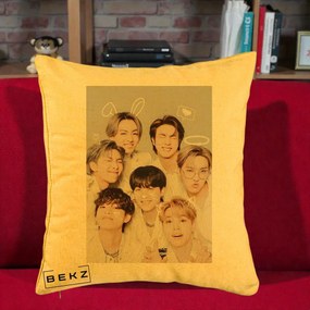 Perna Personalizata K-pop BTS Foto Grup Cute cu Animatii si 7 Membrii, 40x40 cm, Galben, Husa Detasabila, Perna Inclusa, BEKZ®