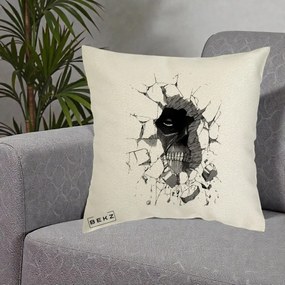 Perna Personalizata Attack on Titan Titan Crapand Zidul, 40x40 cm, Ecru, Husa Detasabila, Perna Inclusa, BEKZ®