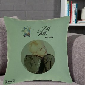 Perna Personalizata K-pop BTS Suga Portret cu Autograf, 40x40 cm, Verde, Husa Detasabila, Perna Inclusa, BEKZ®
