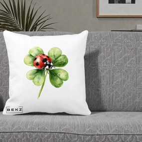 Perna Decorativa Buburuza Norocoasa pe Trifoi cu Patru Foi, 40x40 cm, Alba Mata, Husa Detasabila, Perna Inclusa, BEKZ®