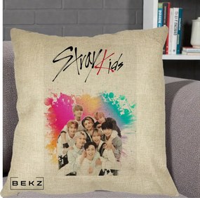 Perna Personalizata K-pop Stray Kids cu Splash Multicolor, 40x40 cm, Crem, Husa Detasabila, Perna Inclusa, BEKZ®