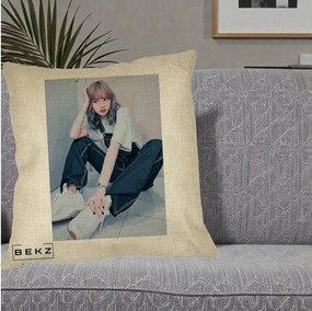 Perna Personalizata K-pop BLACKPINK Lisa, 40x40 cm, Crem, Husa Detasabila, Perna Inclusa, BEKZ®