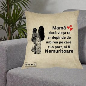 Cadou pentru Mama - Perna Personalizata Mama Nemuritoare Imbratisare, 40x40 cm, Crem, Husa Detasabila, Perna Inclusa, BEKZ®