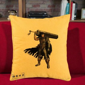 Perna Personalizata Berserk Guts Luptatorul Negru, 40x40 cm, Galben, Husa Detasabila, Perna Inclusa, BEKZ®